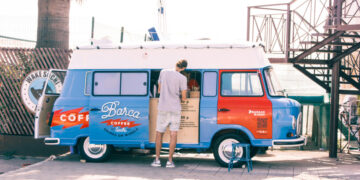 درآمد 100 میلیونی با راه اندازی کافه سیار !!! صفر تا صد 18 کافه سیار